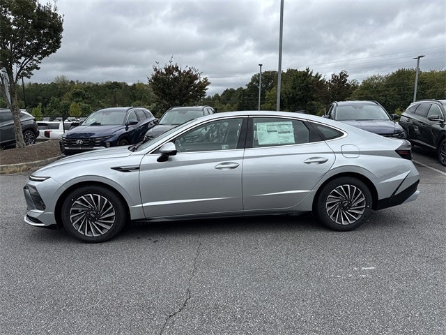 2025 Hyundai SONATA HYBRID SEL