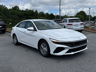 2026 Hyundai ELANTRA SE