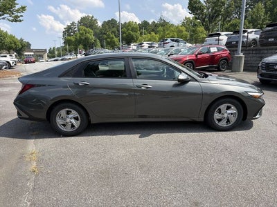 2026 Hyundai ELANTRA SE