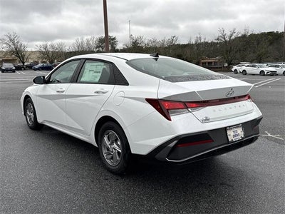 2026 Hyundai ELANTRA SE