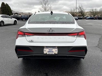 2026 Hyundai ELANTRA SE