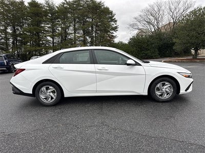 2026 Hyundai ELANTRA SE