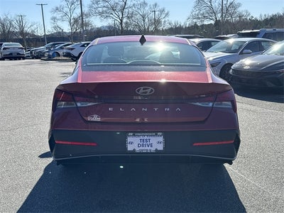 2026 Hyundai ELANTRA SE