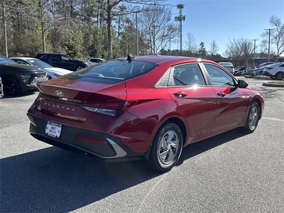 2026 Hyundai ELANTRA SE