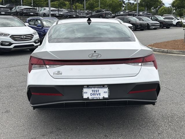 2026 Hyundai ELANTRA SE