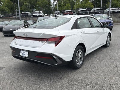 2026 Hyundai ELANTRA SE