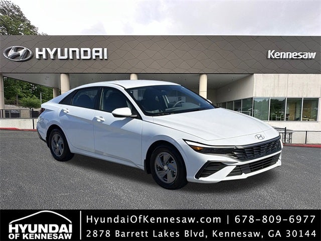 2025 Hyundai ELANTRA SE