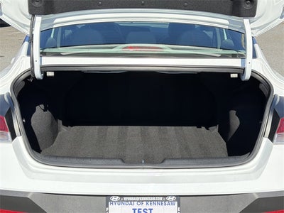 2025 Hyundai ELANTRA SE