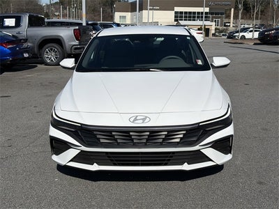 2025 Hyundai ELANTRA SE