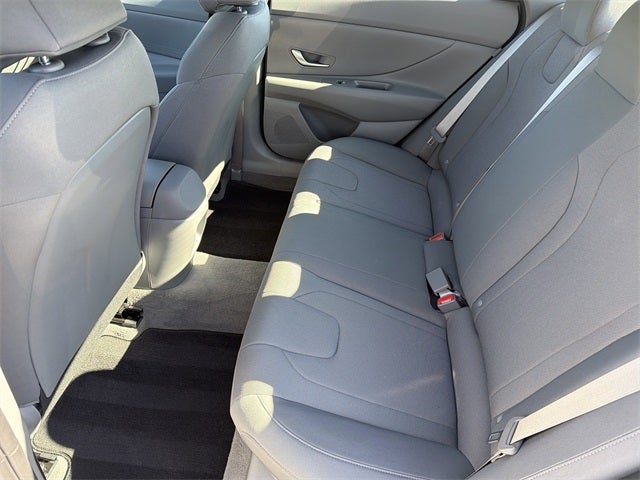 2025 Hyundai ELANTRA SE