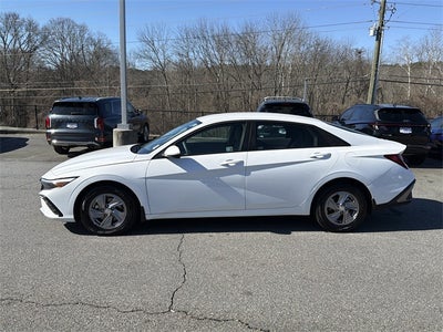 2025 Hyundai ELANTRA SE