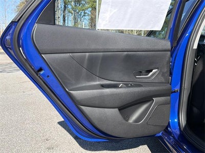 2026 Hyundai ELANTRA SE