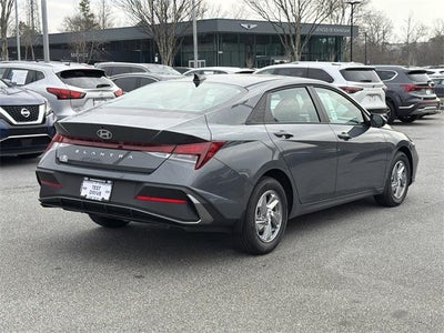 2026 Hyundai ELANTRA SE
