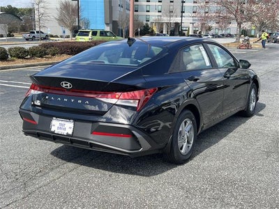 2026 Hyundai ELANTRA SE