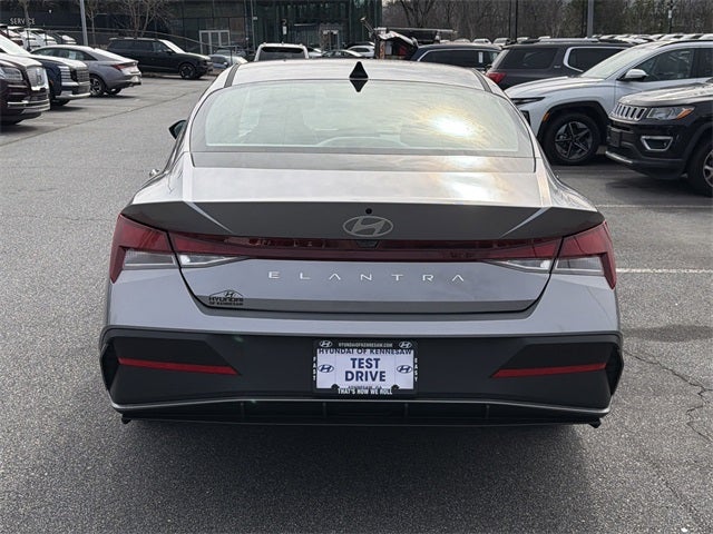 2026 Hyundai ELANTRA SE