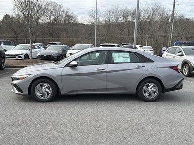 2026 Hyundai ELANTRA SE