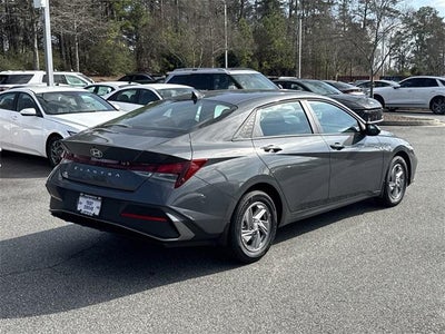 2026 Hyundai ELANTRA SE