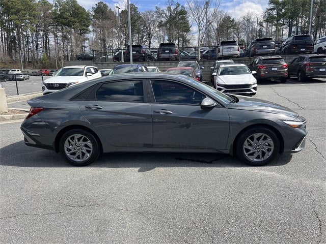 2024 Hyundai ELANTRA SEL