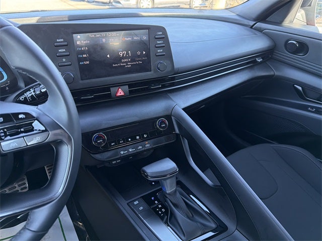 2025 Hyundai ELANTRA SEL Sport