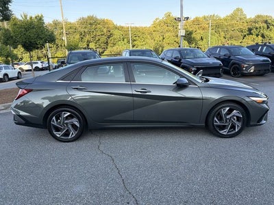 2024 Hyundai ELANTRA Limited