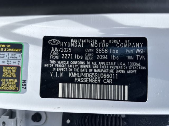 2025 Hyundai ELANTRA Limited