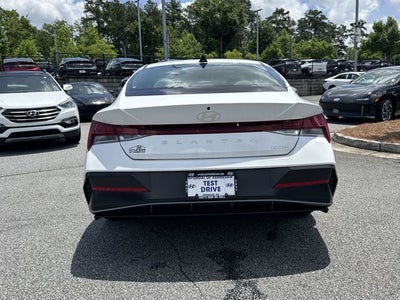 2025 Hyundai ELANTRA Limited