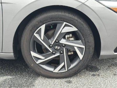 2024 Hyundai ELANTRA Limited