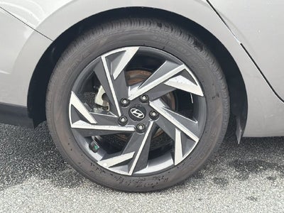 2024 Hyundai ELANTRA Limited