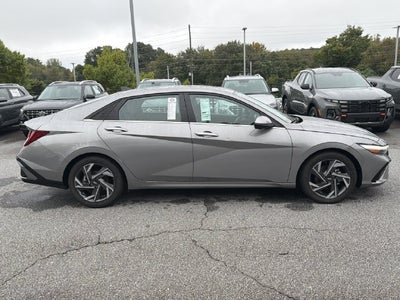 2024 Hyundai ELANTRA Limited