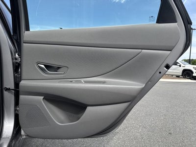 2025 Hyundai ELANTRA SEL Convenience