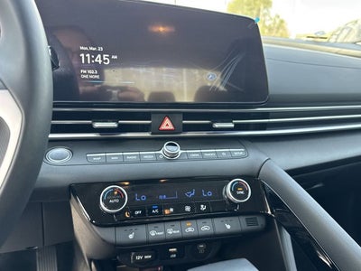 2025 Hyundai ELANTRA SEL Convenience