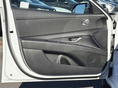 2025 Hyundai ELANTRA SEL Convenience