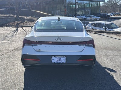 2025 Hyundai ELANTRA SEL Convenience