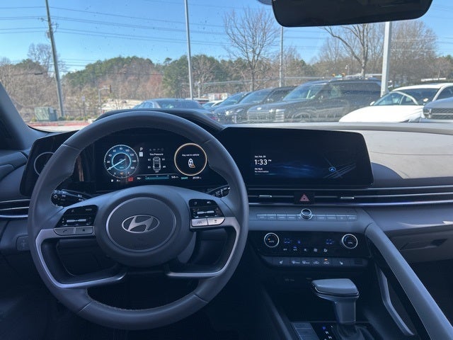 2024 Hyundai ELANTRA SEL