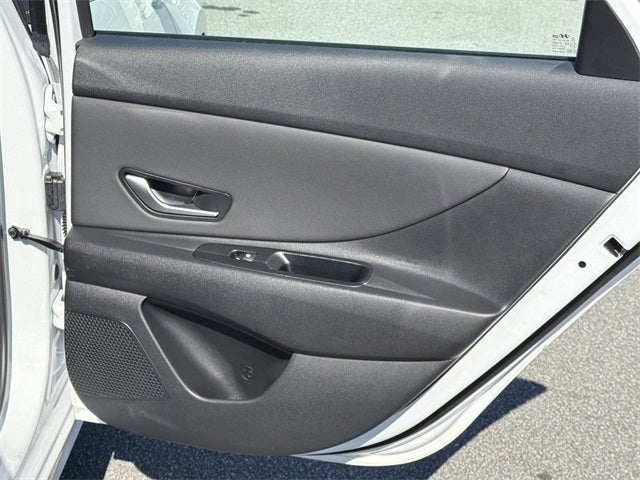 2025 Hyundai ELANTRA SEL Convenience