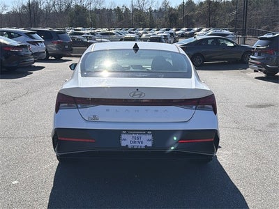 2025 Hyundai ELANTRA SEL Convenience