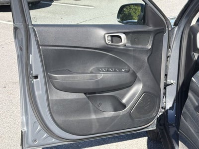 2024 Hyundai VENUE SE