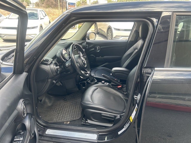 2017 MINI Cooper Base