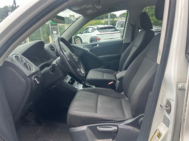2017 Volkswagen Tiguan Base
