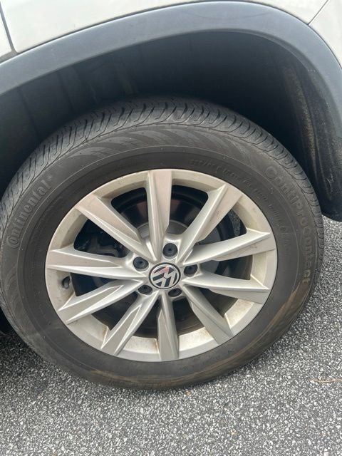 2017 Volkswagen Tiguan Base