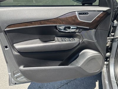 2019 Volvo XC90 T6 Momentum