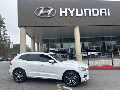 2021 Volvo XC60 T6 Momentum