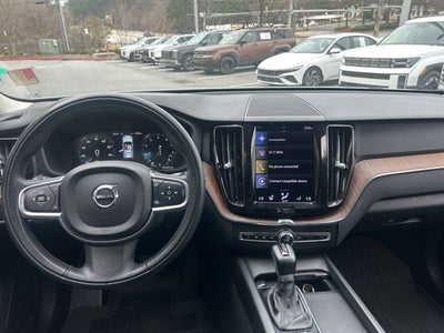 2021 Volvo XC60 T6 Momentum