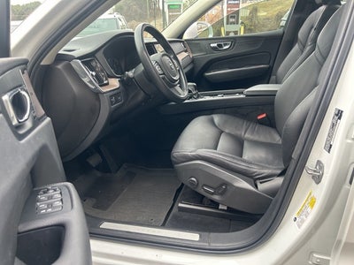 2021 Volvo XC60 T6 Momentum